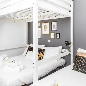 https://apartment-paruta-65.italymilanhotels.net